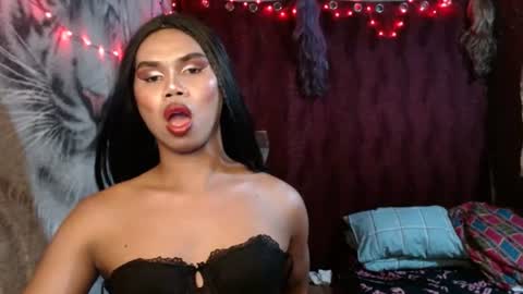Snapshot of queenpinayebony_xx chatting on July 3, 2026, 2:56 pm queenpinayebony_xx online show from July 3, 2026, 2:56 pm