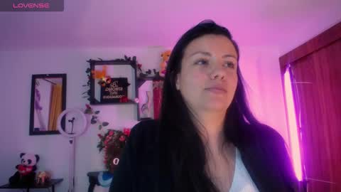 Snapshot of queenrose94 chatting on February 9, 2026, 1:37 pm queenrose94 online show from February 9, 2026, 1:37 pm
