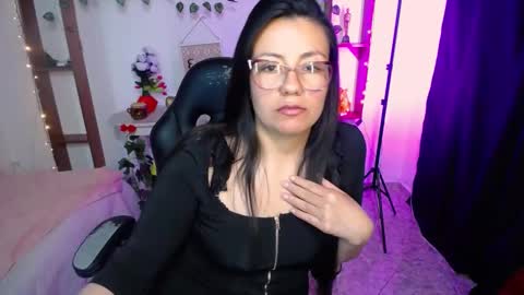 Snapshot of queenrose94 chatting on March 2, 2026, 12:45 pm queenrose94 online show from March 2, 2026, 12:45 pm