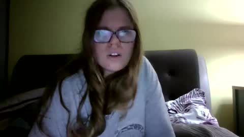 Snapshot of queenstuff chatting on February 12, 2026, 10:16 pm queenstuff online show from February 12, 2026, 10:16 pm