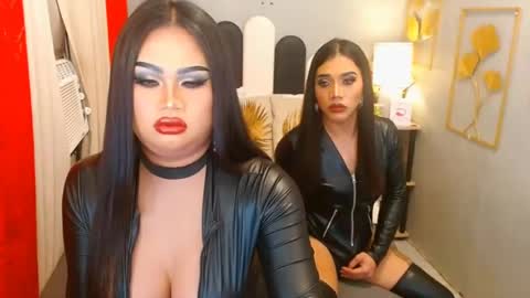 Snapshot of queenunivers chatting on December 26, 2024, 12:59 pm queenshasha and nathalie online show from December 26, 2024, 12:59 pm