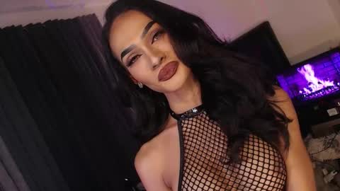 Snapshot of queenvalentinats chatting on September 12, 2025, 2:33 am ValentinaMoone online show from September 12, 2025, 2:33 am