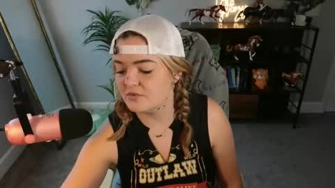 Bri online show from November 23, 2025, 6:30 pm