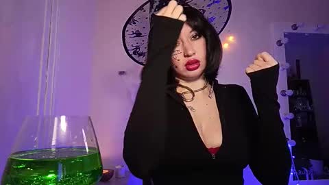 quiet_smile online show from October 26, 2025, 1:50 pm