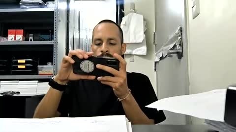 Snapshot of quik32 chatting on March 11, 2025, 8:42 pm quik32 online show from March 11, 2025, 8:42 pm