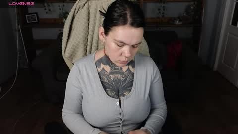 Snapshot of qwertyannie_lbo chatting on April 26, 2026, 12:03 pm qwertyannie_lbo online show from April 26, 2026, 12:03 pm