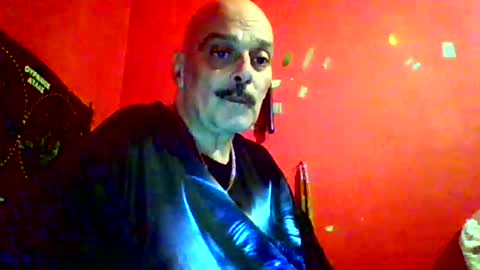 qwertyuiop22348015 online show from January 11, 2026, 5:40 pm