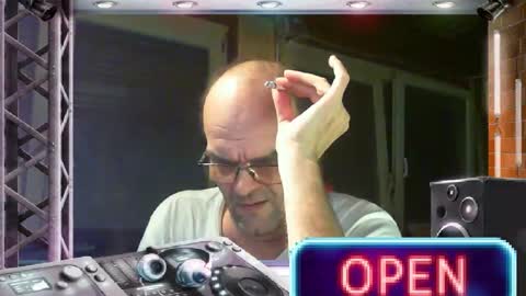 dj mike online show from February 2, 2025, 12:09 am