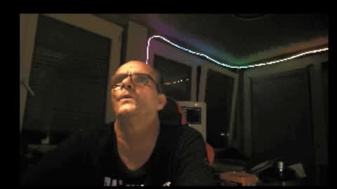 dj mike online show from October 17, 2025, 9:17 pm
