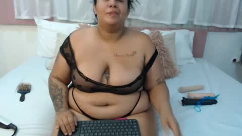 Snapshot of racheel_smith chatting on September 17, 2025, 10:06 am rachel online show from September 17, 2025, 10:06 am