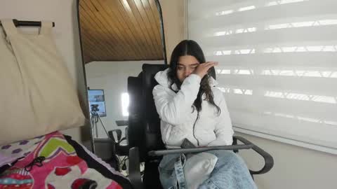 Snapshot of rachell_criss chatting on February 9, 2025, 1:46 pm Rachell online show from February 9, 2025, 1:46 pm