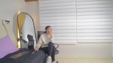 Snapshot of rachell_criss chatting on February 11, 2025, 6:40 am Rachell online show from February 11, 2025, 6:40 am