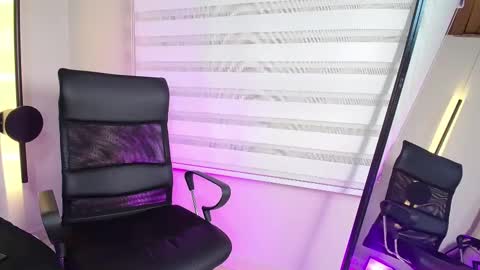 Snapshot of rachell_criss chatting on February 19, 2025, 7:06 am Rachell online show from February 19, 2025, 7:06 am