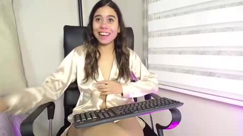 Snapshot of rachell_criss chatting on February 26, 2025, 9:53 am Rachell online show from February 26, 2025, 9:53 am