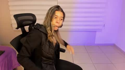 Snapshot of rachell_criss chatting on October 2, 2025, 4:08 am Rachell online show from October 2, 2025, 4:08 am