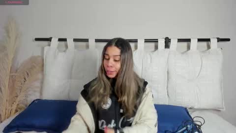 Snapshot of rachell_criss chatting on January 6, 2026, 3:43 am Rachell online show from January 6, 2026, 3:43 am