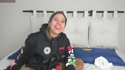 Snapshot of rachell_criss chatting on January 9, 2026, 4:15 am Rachell online show from January 9, 2026, 4:15 am