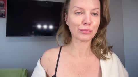 Rachel online show from October 1, 2025, 12:11 pm