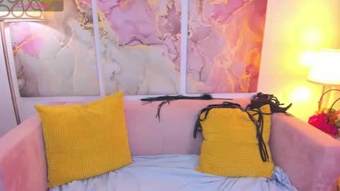 Snapshot of rachelpirce chatting on January 15, 2025, 8:51 am Rachel online show from January 15, 2025, 8:51 am