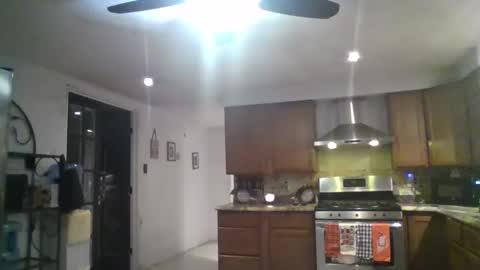 Snapshot of rachyyymarie93 chatting on September 29, 2025, 4:28 am Rachyyyy online show from September 29, 2025, 4:28 am