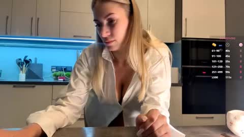 Mila online show from March 25, 2026, 4:24 pm