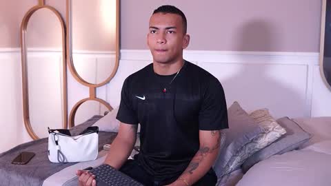 rafa_cruz online show from February 7, 2026, 11:58 am