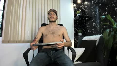 R A F A E L online show from November 20, 2025, 9:47 pm