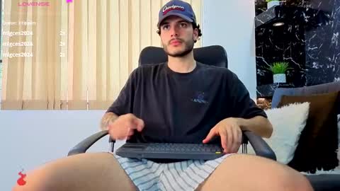 R A F A E L online show from November 29, 2025, 8:56 pm