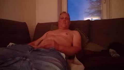 Snapshot of raffael303 chatting on September 19, 2025, 6:08 pm raffael303 online show from September 19, 2025, 6:08 pm