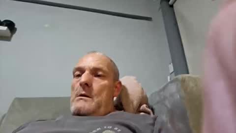 Snapshot of ragingzef69 chatting on April 19, 2026, 6:43 pm Bigthickdickinvic online show from April 19, 2026, 6:43 pm