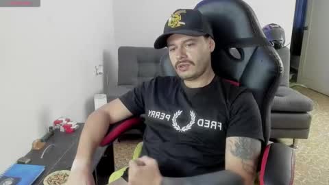 ragnar_lothbrok77 online show from November 30, 2025, 5:06 pm