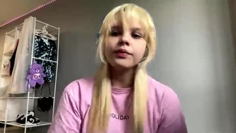 Eshly online show from April 11, 2026, 10:08 am