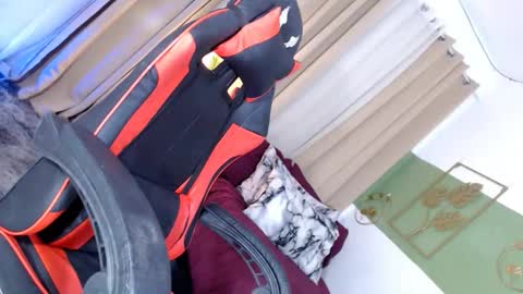 itsmeRailey online show from February 17, 2025, 12:38 pm