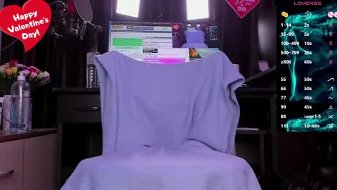 Laura online show from February 15, 2025, 4:03 am