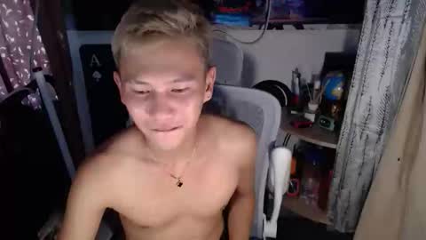 ralfhuge24 online show from March 31, 2026, 2:35 am