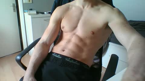 ramonjoosse2001 online show from March 27, 2026, 12:16 pm