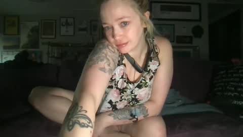 Snapshot of randiigirl69 chatting on March 6, 2025, 1:57 pm Randii online show from March 6, 2025, 1:57 pm