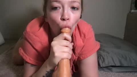 Snapshot of randiigirl69 chatting on March 7, 2025, 12:01 pm Randii online show from March 7, 2025, 12:01 pm