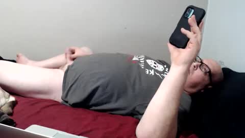 Snapshot of randomlybecause chatting on April 8, 2026, 9:53 am randomlybecause online show from April 8, 2026, 9:53 am