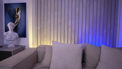 RANDY online show from December 4, 2025, 7:33 pm