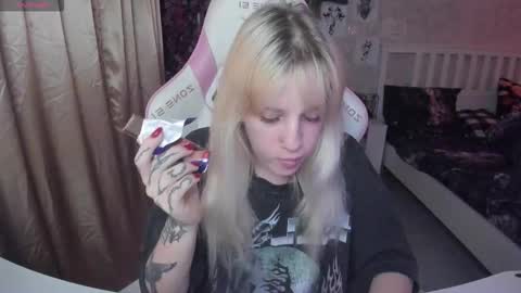 Snapshot of rapunzel_cute chatting on October 31, 2025, 10:11 pm Rapunzel online show from October 31, 2025, 10:11 pm