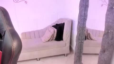 Raquel online show from September 13, 2025, 8:52 pm