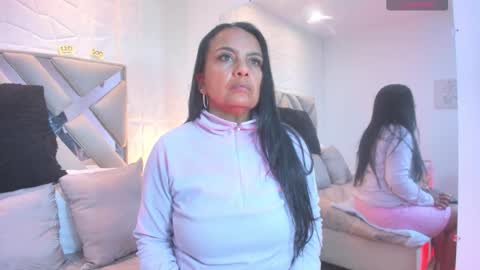 Snapshot of raquel_moore chatting on September 23, 2025, 11:35 am Raquel Moore online show from September 23, 2025, 11:35 am