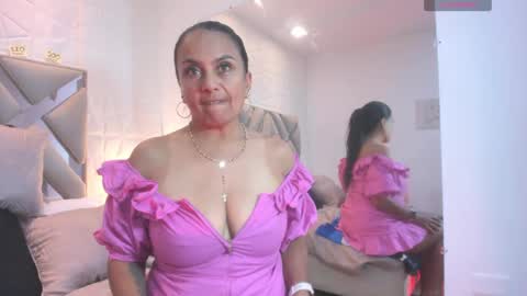 Snapshot of raquel_moore chatting on September 26, 2025, 12:53 pm Raquel Moore online show from September 26, 2025, 12:53 pm