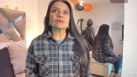 Snapshot of raquel_moore chatting on October 20, 2025, 12:16 pm Raquel Moore online show from October 20, 2025, 12:16 pm