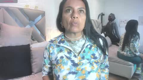 Snapshot of raquel_moore chatting on November 5, 2025, 11:32 am Raquel Moore online show from November 5, 2025, 11:32 am