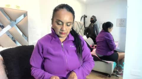 Snapshot of raquel_moore chatting on November 10, 2025, 11:42 am Raquel Moore online show from November 10, 2025, 11:42 am