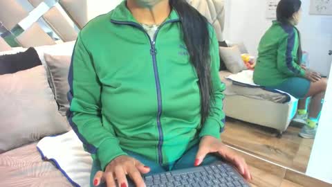 Snapshot of raquel_moore chatting on November 19, 2025, 11:32 am Raquel Moore online show from November 19, 2025, 11:32 am