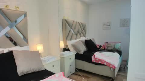 Snapshot of raquel_moore chatting on November 22, 2025, 2:16 pm Raquel Moore online show from November 22, 2025, 2:16 pm