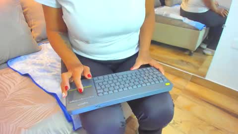 Snapshot of raquel_moore chatting on December 15, 2025, 12:53 pm Raquel Moore online show from December 15, 2025, 12:53 pm